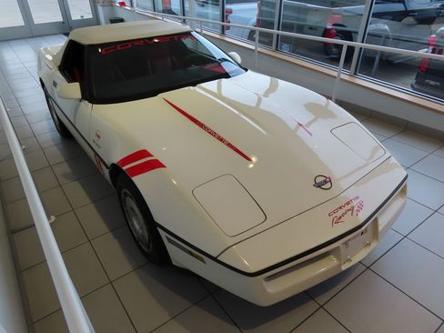 Used 1987 Chevrolet Corvette Convertible image 2