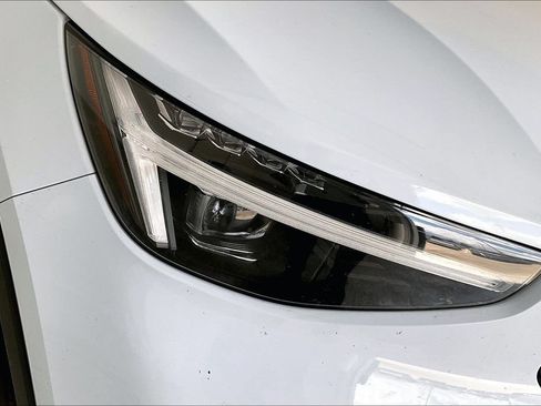 Used 2026 Volvo XC40 B5 Plus AWD/4WD image 38
