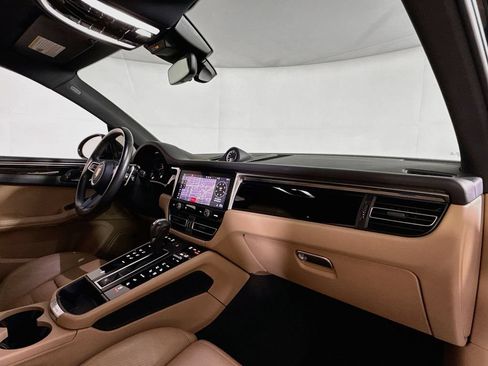 Certified 2023 Porsche Macan AWD/4WD image 17
