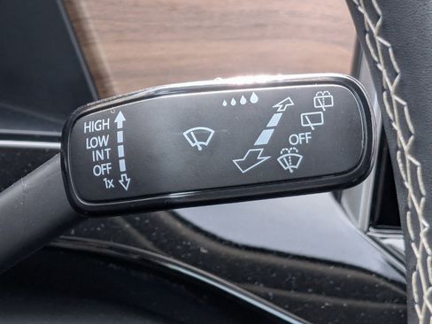 Used 2024 Volkswagen Atlas SE AWD/4WD image 26