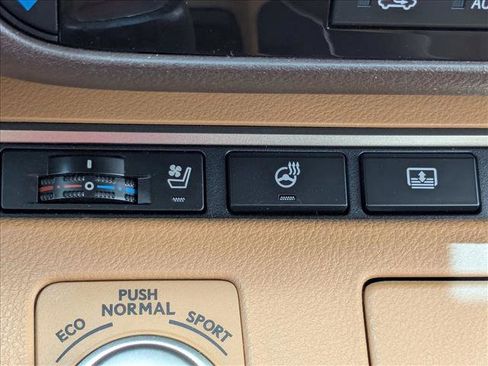 Used 2018 Lexus ES 350 w/ Luxury Package w/Wood Trim FWD image 17