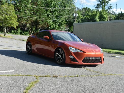 Used 2014 Scion FR-S RWD image 9
