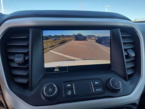 Used 2023 GMC Acadia SLT image 28