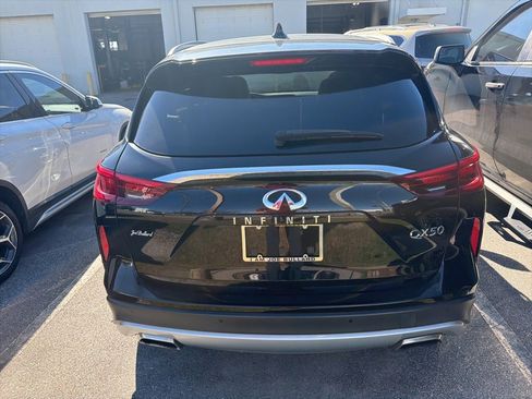 Certified 2021 INFINITI QX50 Luxe image 9
