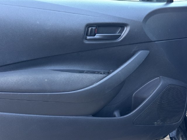 Used 2025 Toyota Corolla LE FWD image 23