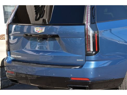 Certified 2025 Cadillac Escalade ESV Sport Platinum w/ LPO, Floor Liner Package image 28