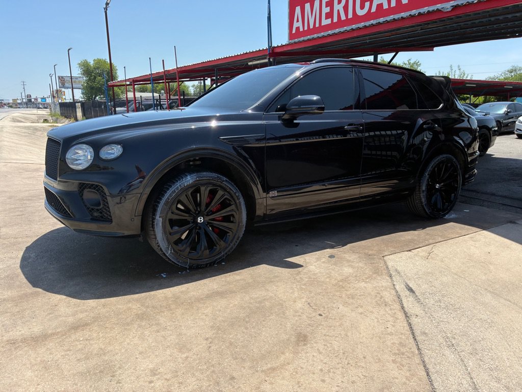 Used 2021 Bentley Bentayga AWD/4WD image 2