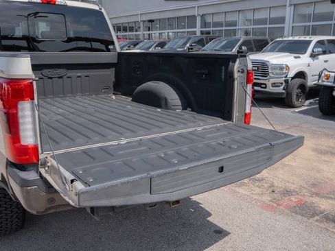 Used 2017 Ford F250 King Ranch w/ King Ranch Ultimate Package AWD/4WD image 12