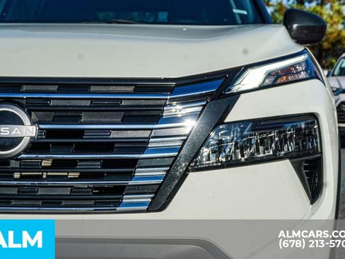 Used 2024 Nissan Rogue S image 12