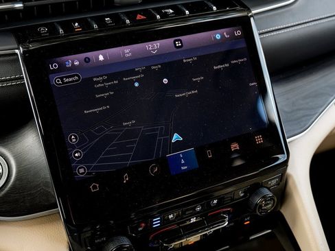 Used 2021 Jeep Grand Cherokee L Limited w/ Luxury Tech Group II image 6