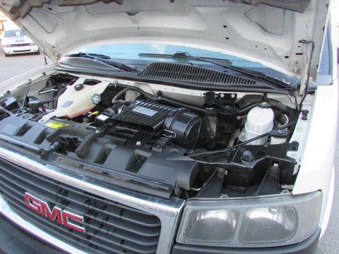 Used 2018 GMC Savana 2500 w/ Driver Convenience Package image 24