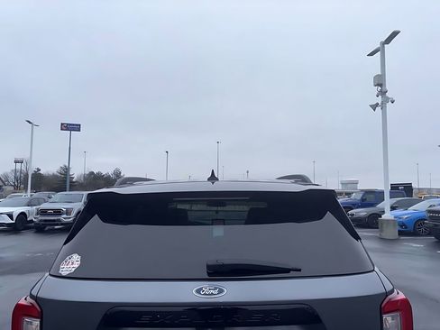 Used 2021 Ford Explorer ST w/ Equipment Group 401A image 9