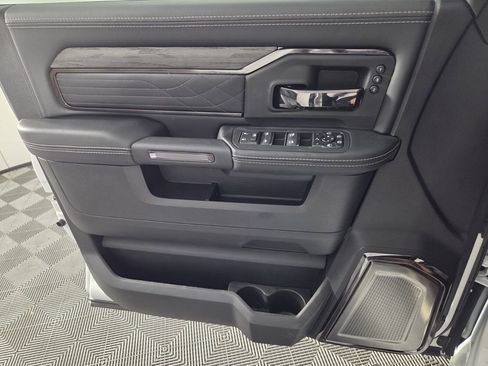 New 2026 RAM 2500 Limited AWD/4WD image 17