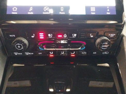 New 2025 Jeep Grand Cherokee Summit image 18