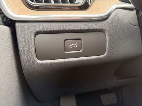 New 2026 Volvo XC60 B5 Plus w/ Climate Package image 56