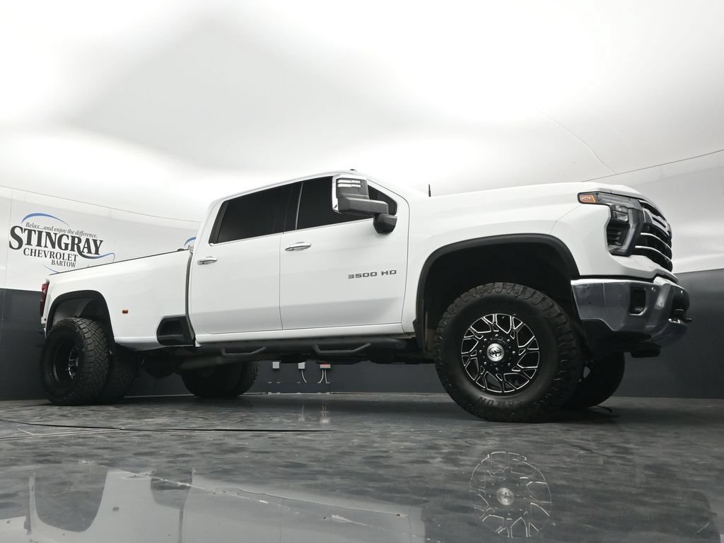 Used 2025 Chevrolet Silverado 3500 LTZ w/ LTZ Plus Package AWD/4WD image 29