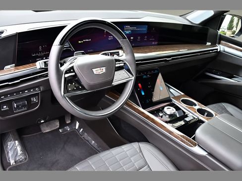 Used 2025 Cadillac Escalade Sport Platinum w/ LPO, Floor Liner Package AWD/4WD image 12