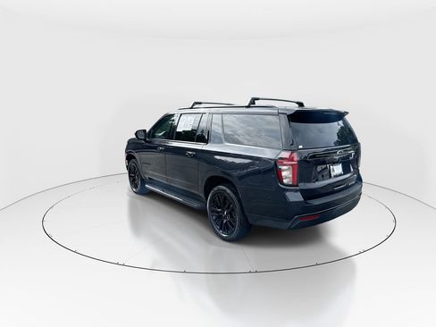 Used 2023 Chevrolet Suburban RST AWD/4WD image 6
