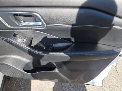 Used 2024 Nissan Rogue Platinum w/ Platinum Premium Package FWD image 22