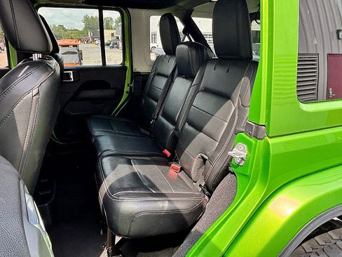 Used 2019 Jeep Wrangler Unlimited Sahara w/ Uconnect 4C Nav & Sound Group AWD/4WD image 20