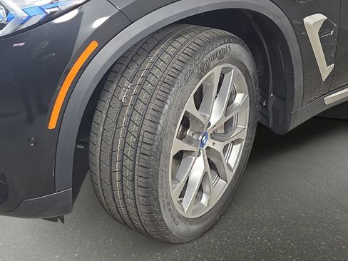 Certified 2024 BMW X5 xDrive50e w/ Premium Package AWD/4WD image 34