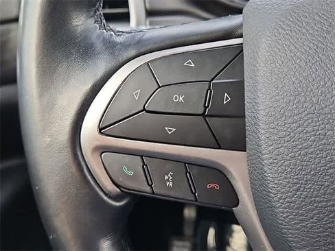 Used 2020 Jeep Grand Cherokee Altitude image 24