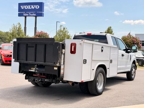 Used 2022 Ford F350 XL w/ Power Equipment Group RWD image 8