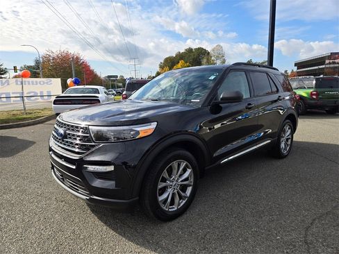 Used 2023 Ford Explorer XLT w/ Equipment Group 202A image 1