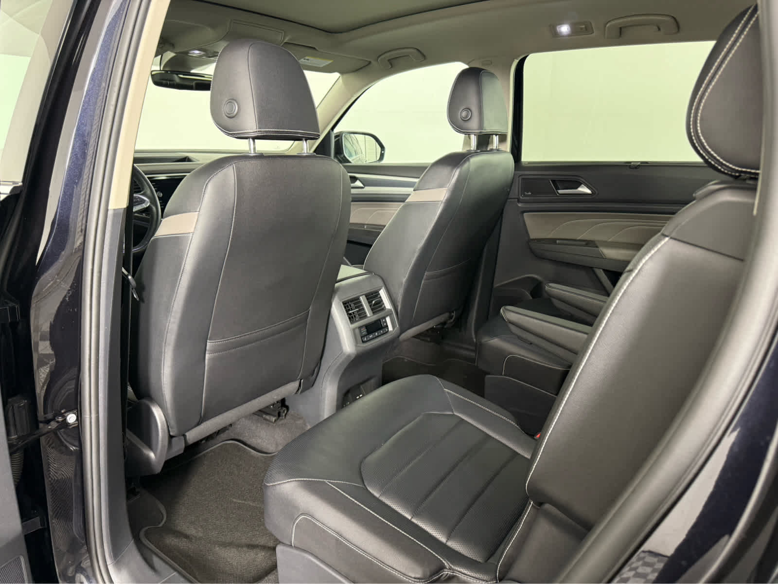 Used 2023 Volkswagen Atlas SEL Premium AWD/4WD image 14