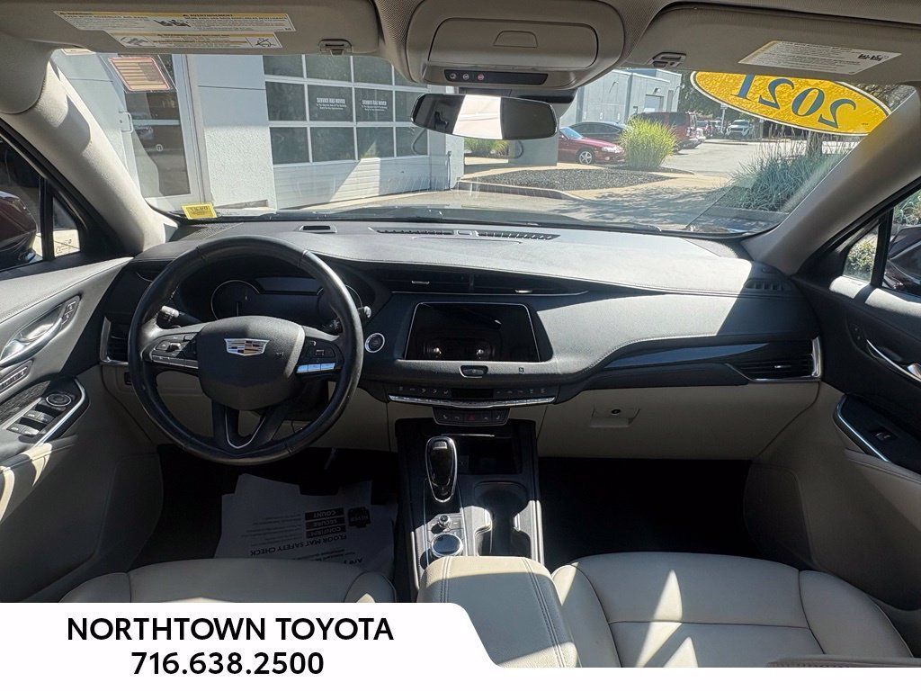 Used 2021 Cadillac XT4 Premium Luxury w/ Cold Weather Package AWD/4WD image 16