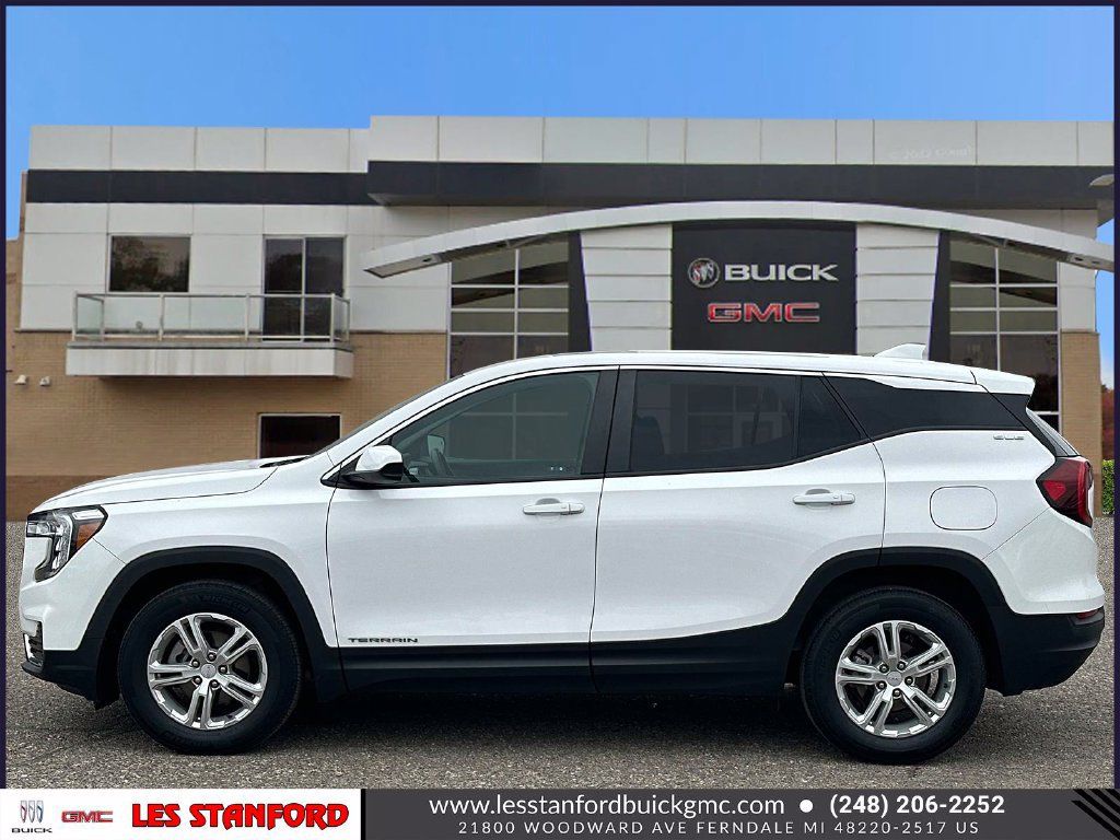 Certified 2023 GMC Terrain SLE FWD image 2