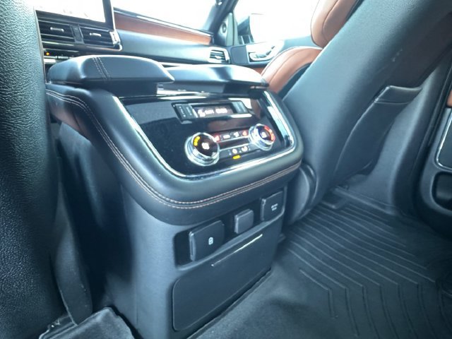 Used 2019 Lincoln Navigator Reserve AWD/4WD image 31