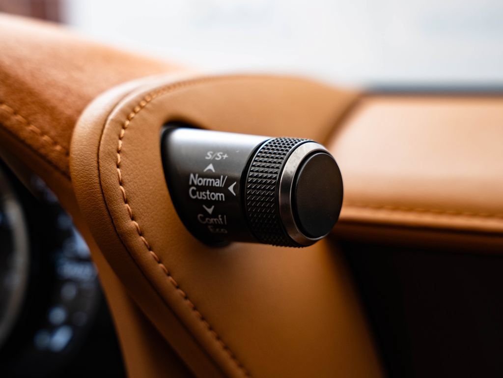 Used 2018 Lexus LC 500 Coupe w/ Touring Package RWD image 31