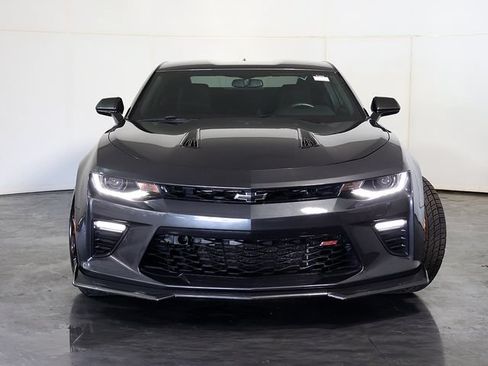 Used 2016 Chevrolet Camaro SS RWD image 9