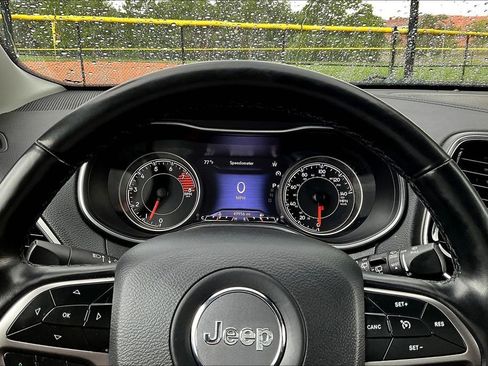 Used 2020 Jeep Cherokee Limited AWD/4WD image 14