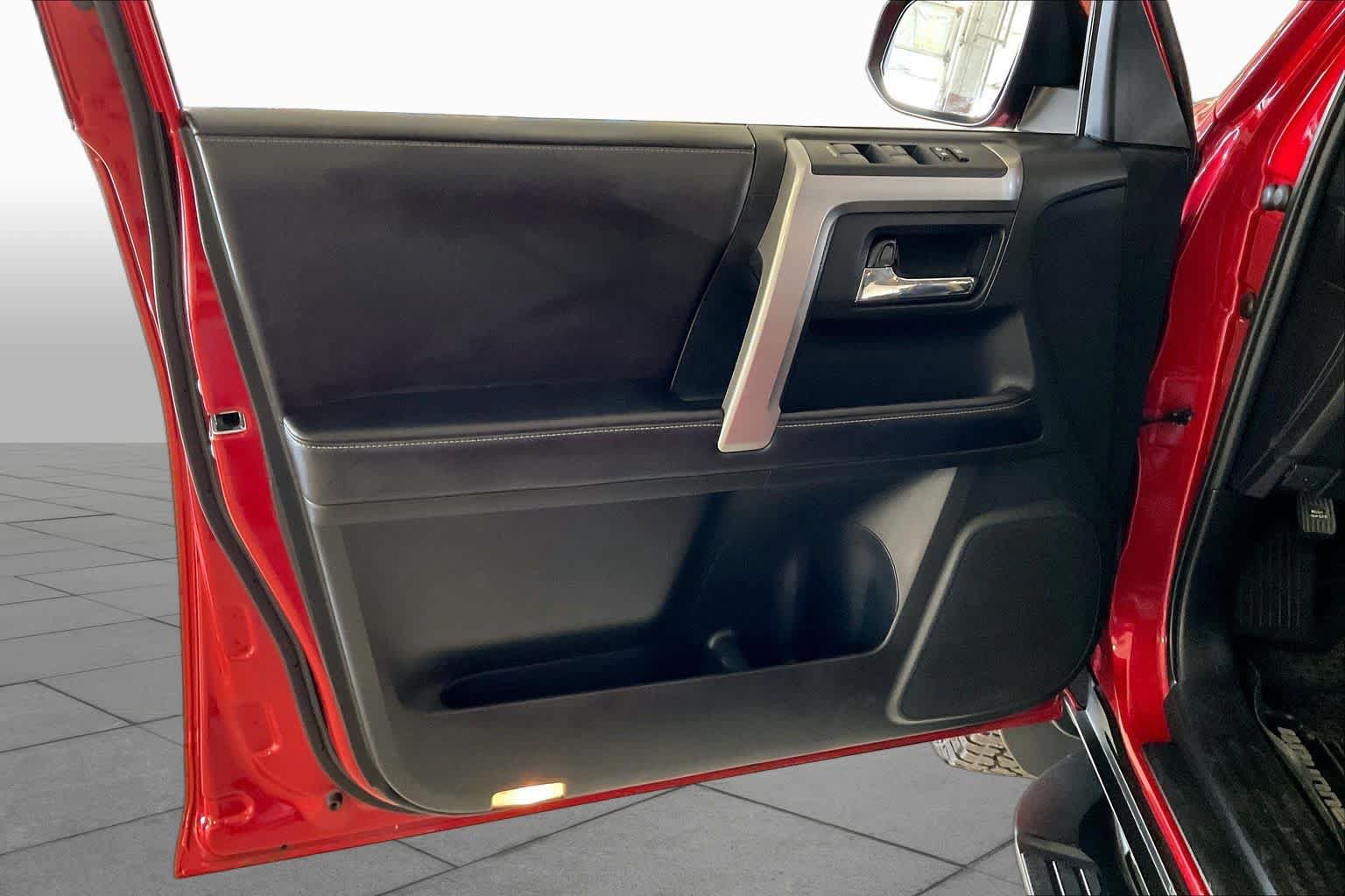 Used 2017 Toyota 4Runner SR5 Premium RWD image 19