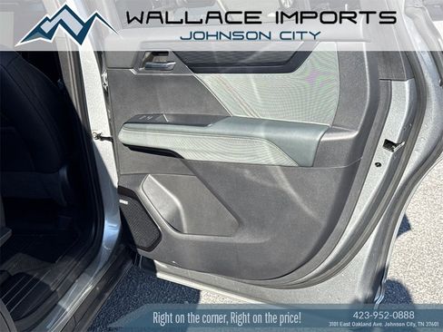 Used 2024 GMC Acadia AT4 w/ Super Cruise Package image 41