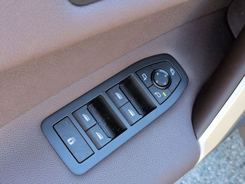 Certified 2024 BMW iX xDrive50 image 15