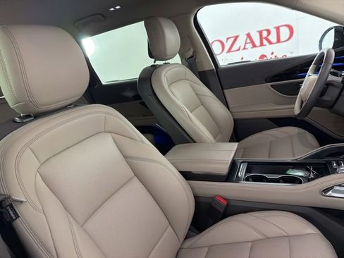 Used 2025 Lincoln Nautilus Premier AWD/4WD image 16