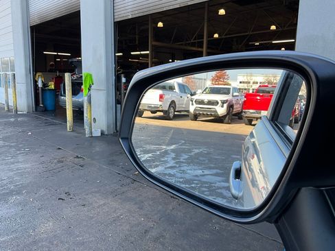 Used 2025 Toyota RAV4 XLE image 19