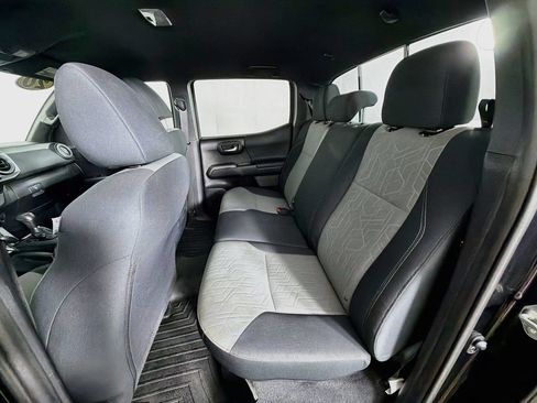Used 2020 Toyota Tacoma TRD Sport AWD/4WD image 25