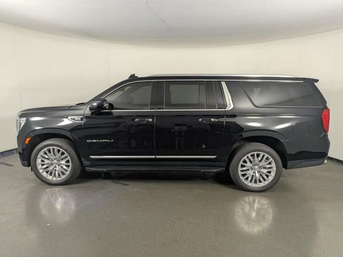 Used 2023 GMC Yukon XL Denali image 5