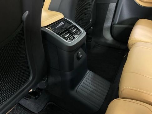 Certified 2024 Volvo XC90 T8 Ultimate w/ Protection Package Premier AWD/4WD image 18