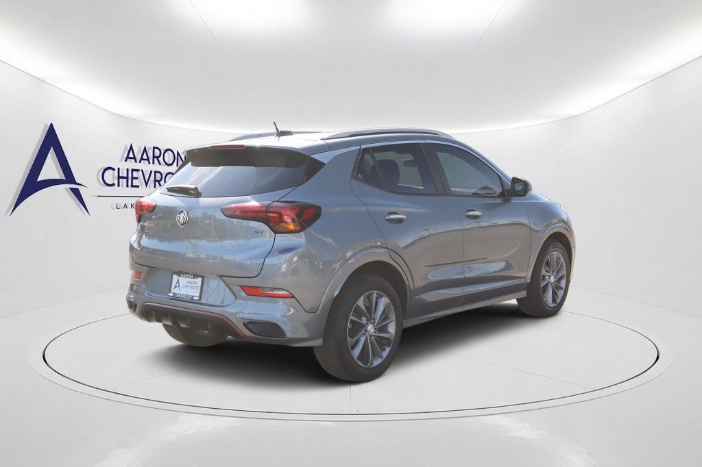 Used 2022 Buick Encore GX Select w/ Sport Touring Package FWD image 4