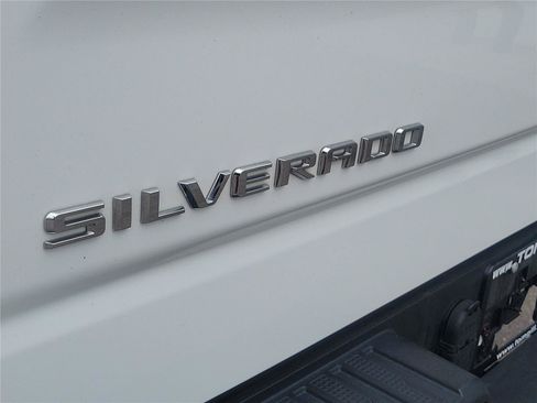 Used 2023 Chevrolet Silverado 1500 LT AWD/4WD image 8