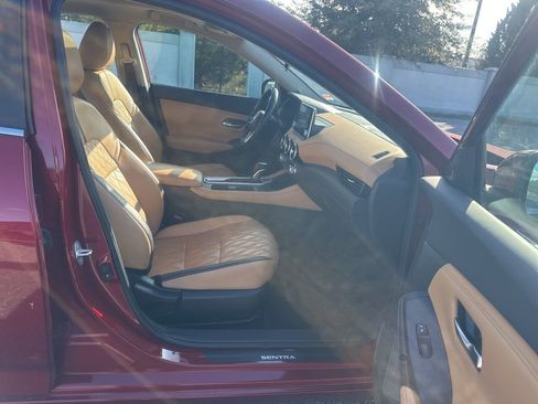 Used 2023 Nissan Sentra SV w/ SV Premium Package image 11