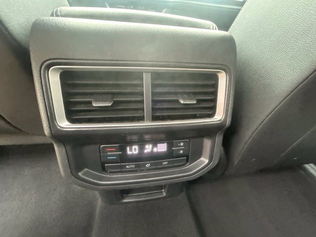 Used 2025 Volkswagen Atlas SE FWD image 18