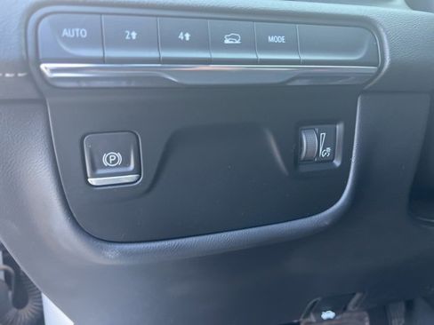 Used 2021 Cadillac Escalade ESV Premium Luxury image 13