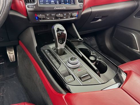 Used 2018 Maserati Levante GranSport image 5