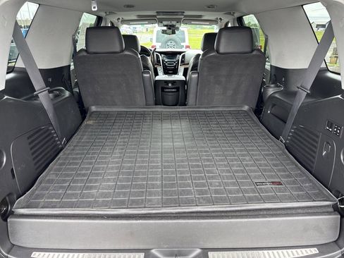 Used 2020 Cadillac Escalade Premium Luxury image 9